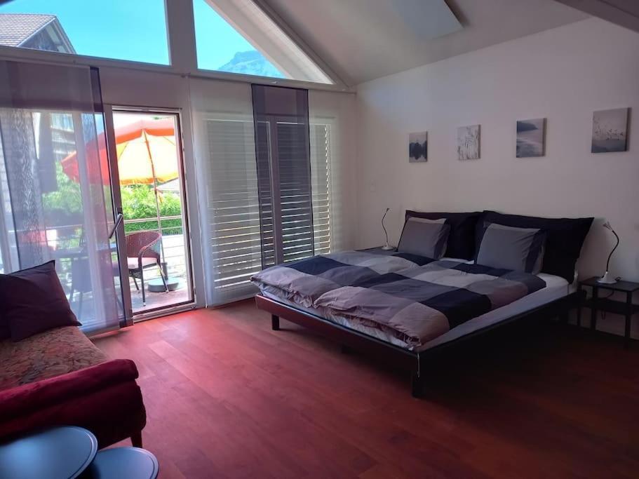New.. Matten Central Family Suite, Sleeps 4 Matten bei Interlaken Bagian luar foto